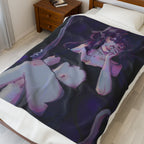 Una Throne Plush Blanket
